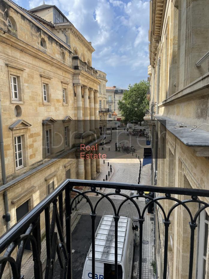 À louer Bureaux - Bordeaux 33000 - 333.94m²