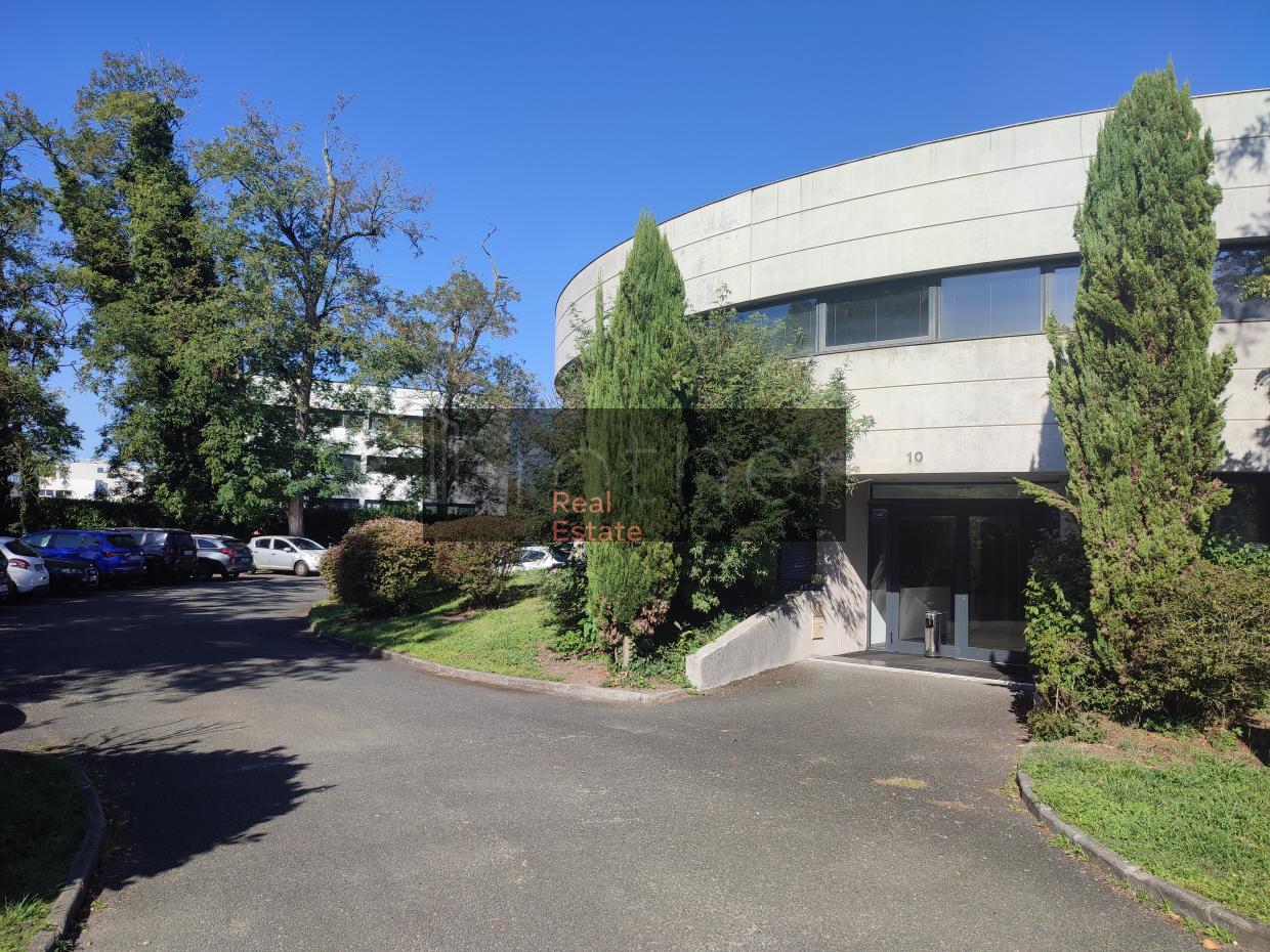 À louer Bureaux - Mérignac 33700 - 706.64m²