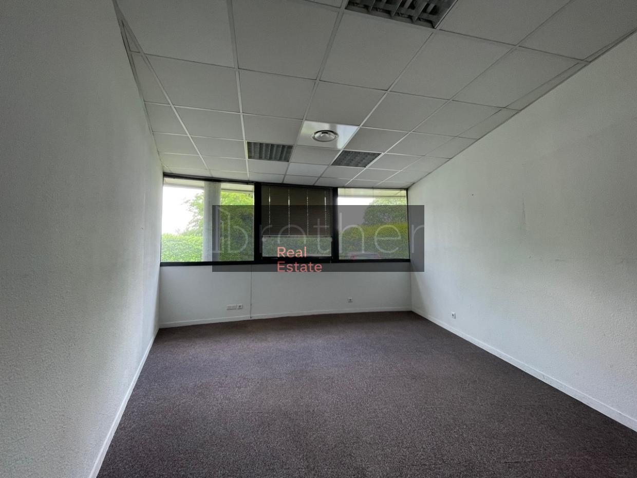 À louer Bureaux - Mérignac 33700 - 706.64m²