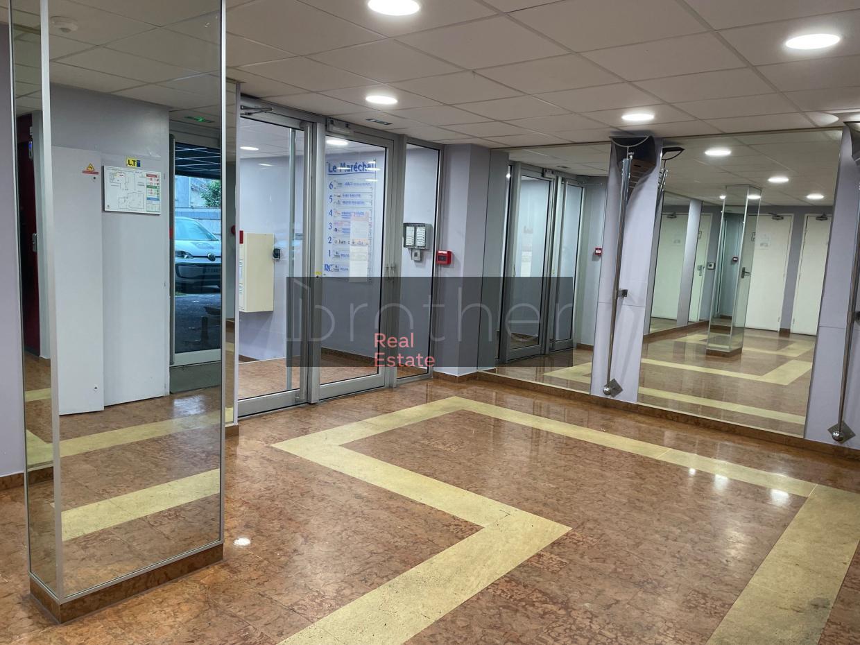 À louer Bureaux - Bordeaux 33000 - 635.07m²