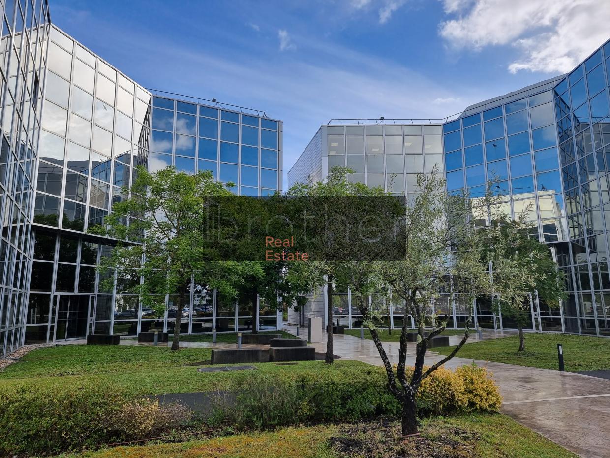 À louer Bureaux - Pessac 33600 - 1953m²