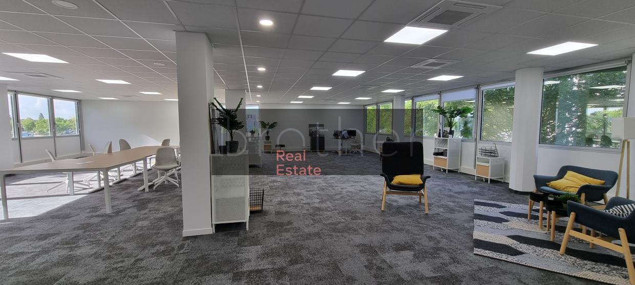 À louer Bureaux - Pessac 33600 - 1953m²