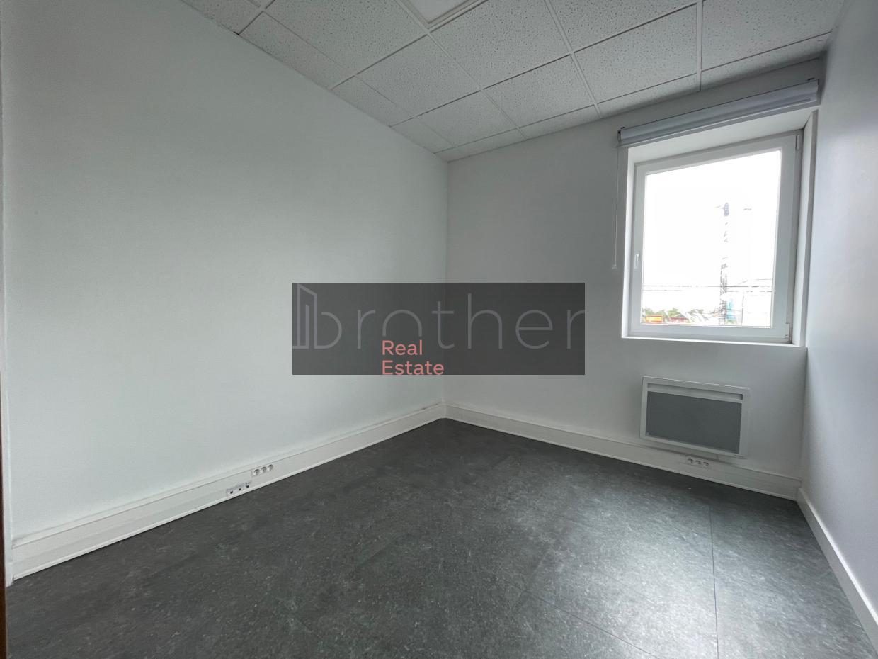 À louer Bureaux - Bruges 33320 - 120m²