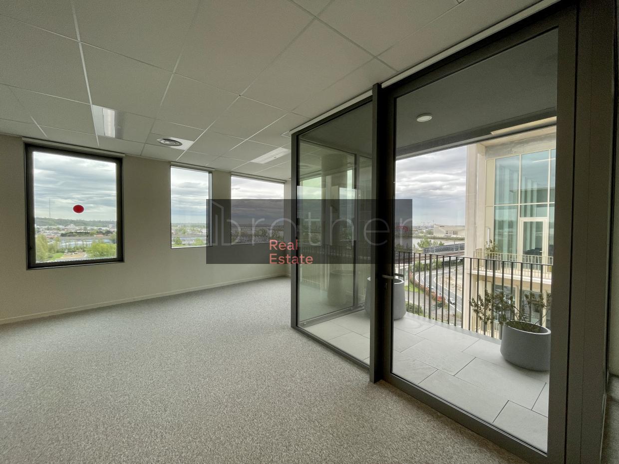 À louer Bureaux - Bordeaux 33100 - 4152m²