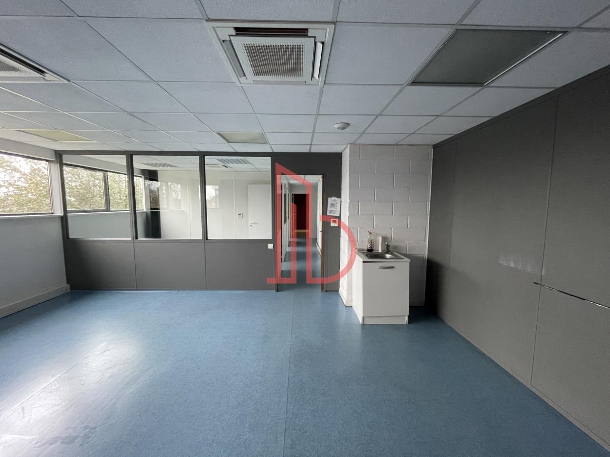 À louer Bureaux - Pessac 33600 - 337.8m²