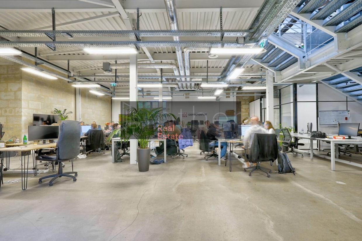 À louer Bureaux - Bordeaux 33000 - 500m²