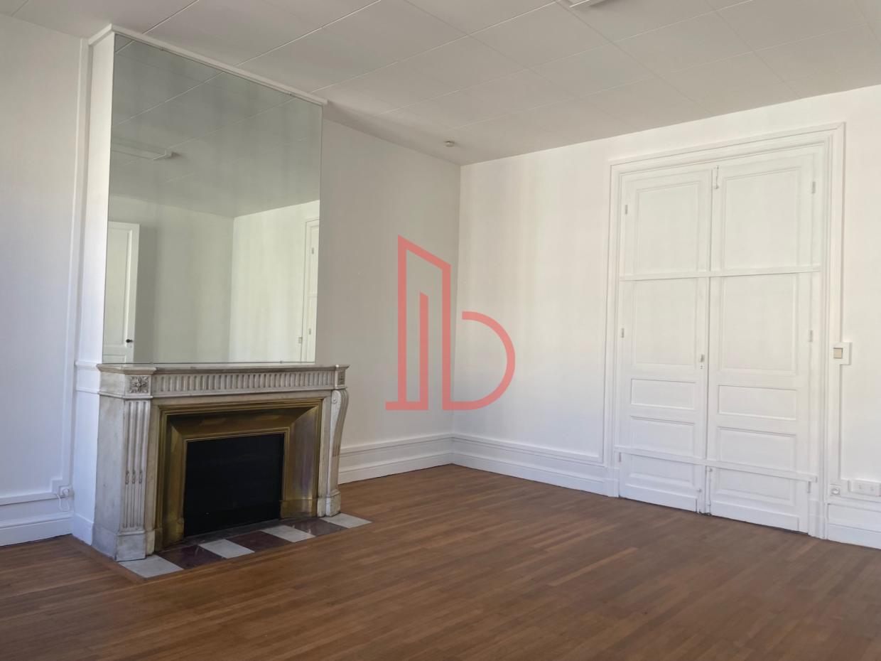 À louer Bureaux - Bordeaux 33000 - 108m²