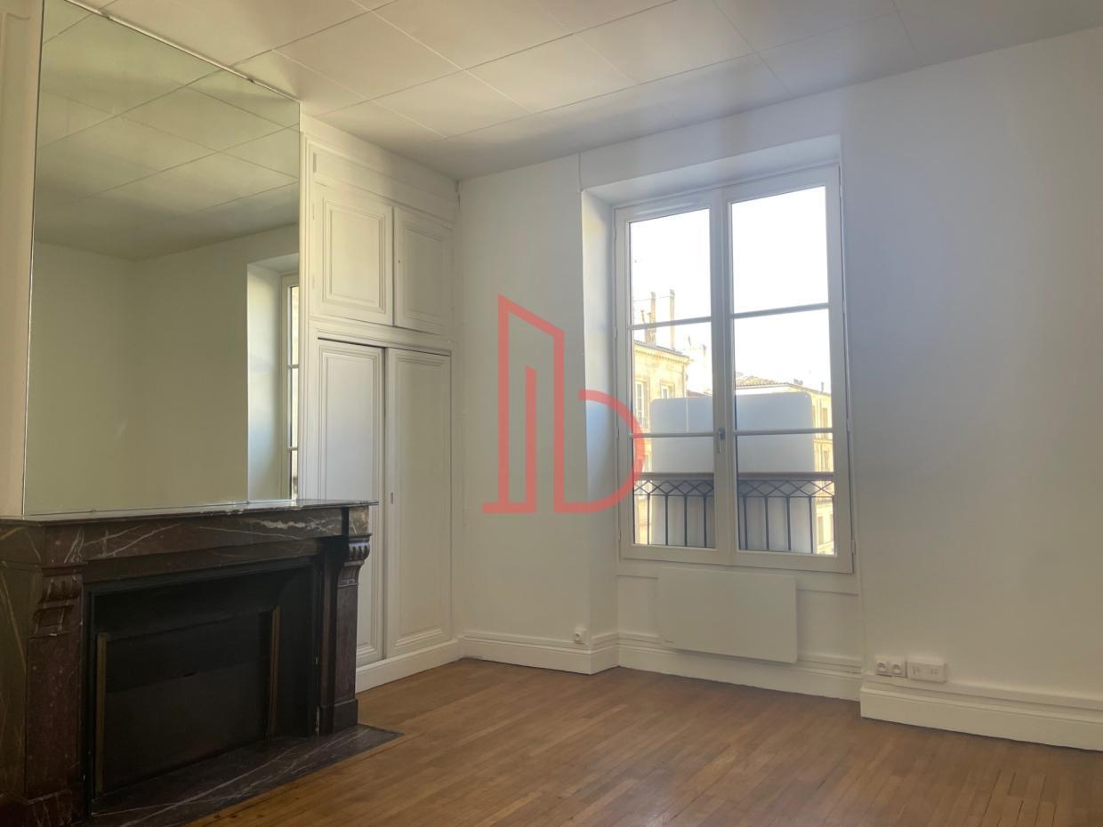 À louer Bureaux - Bordeaux 33000 - 108m²