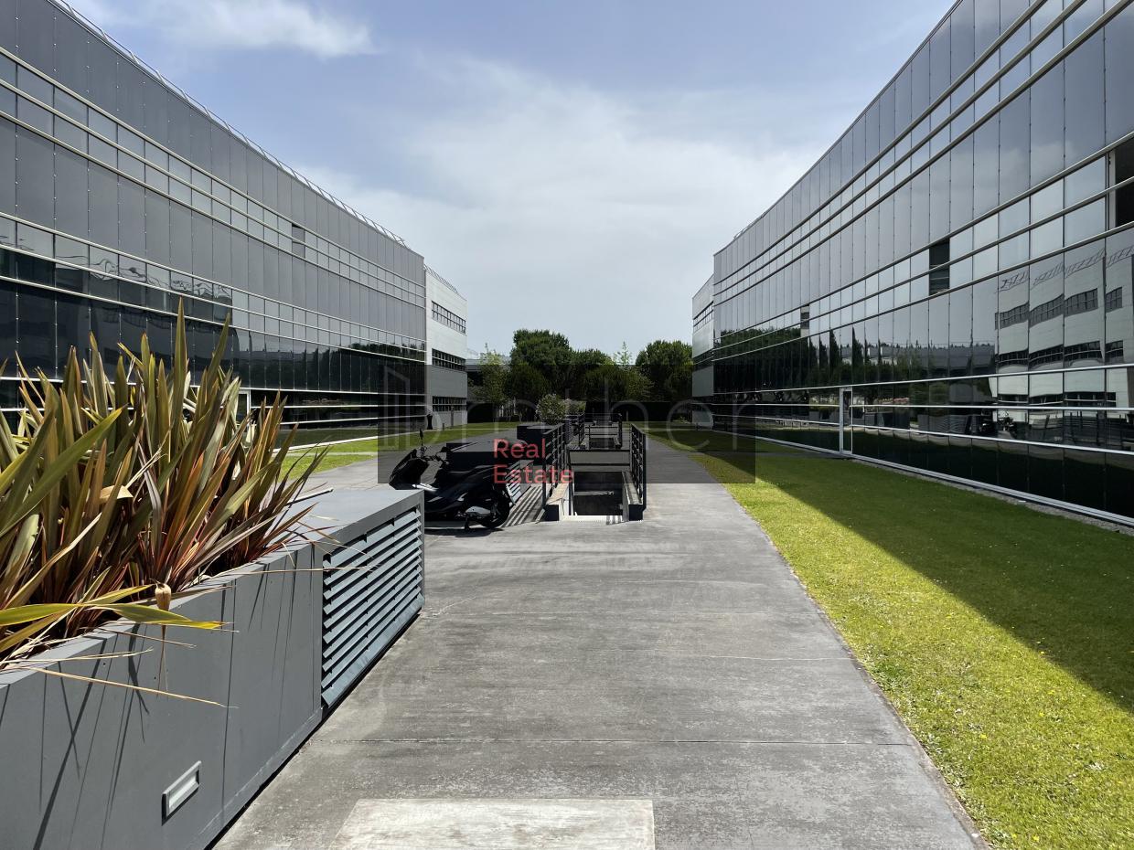 À louer Bureaux - Mérignac 33700 - 2878m²