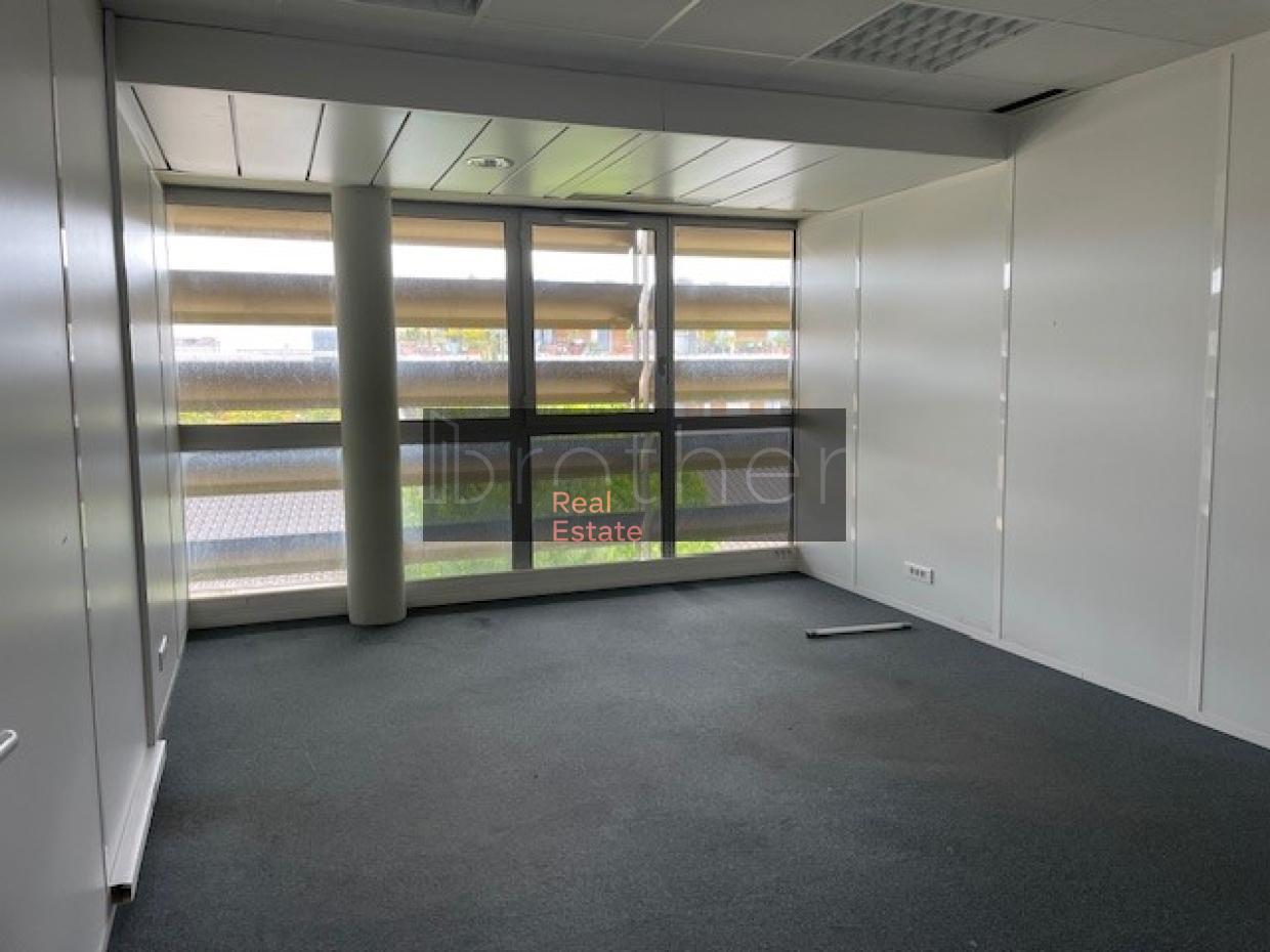 À louer Bureaux - Bordeaux 33300 - 190m²