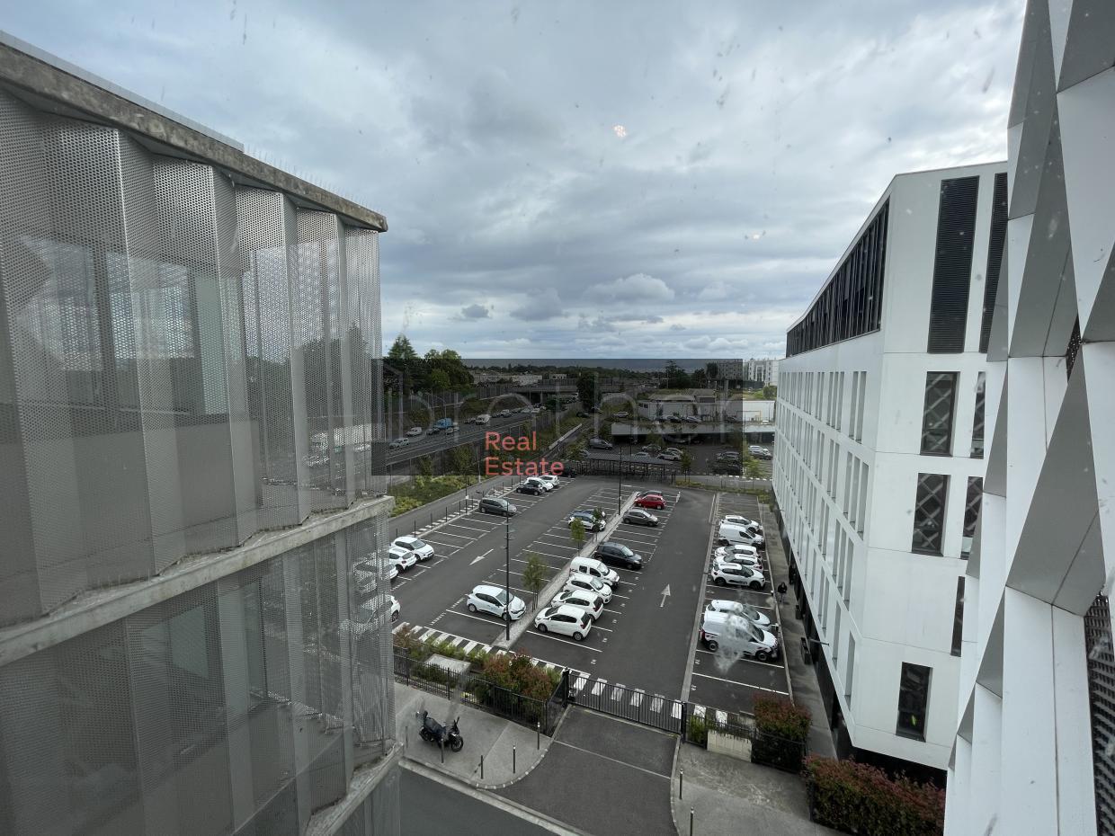 À louer Bureaux - Lormont 33310 - 916.9m²