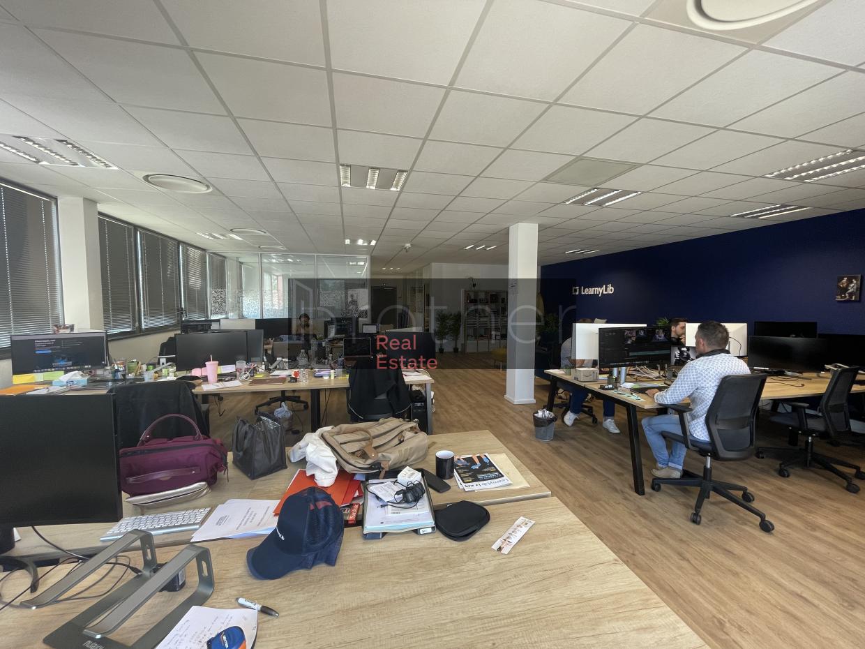 À louer Bureaux - Pessac 33600 - 327m²