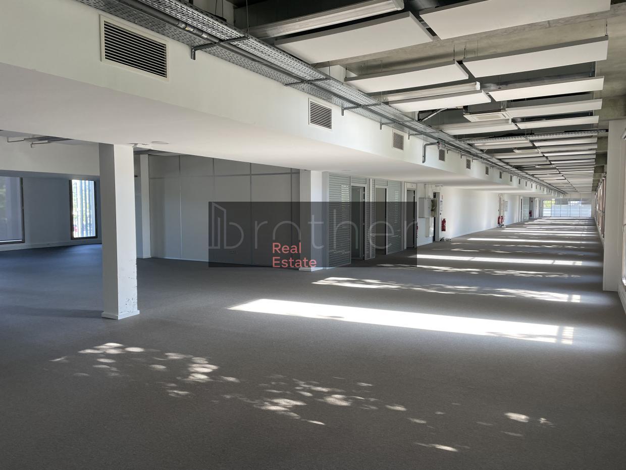 À louer Bureaux - Bordeaux 33300 - 3432m²