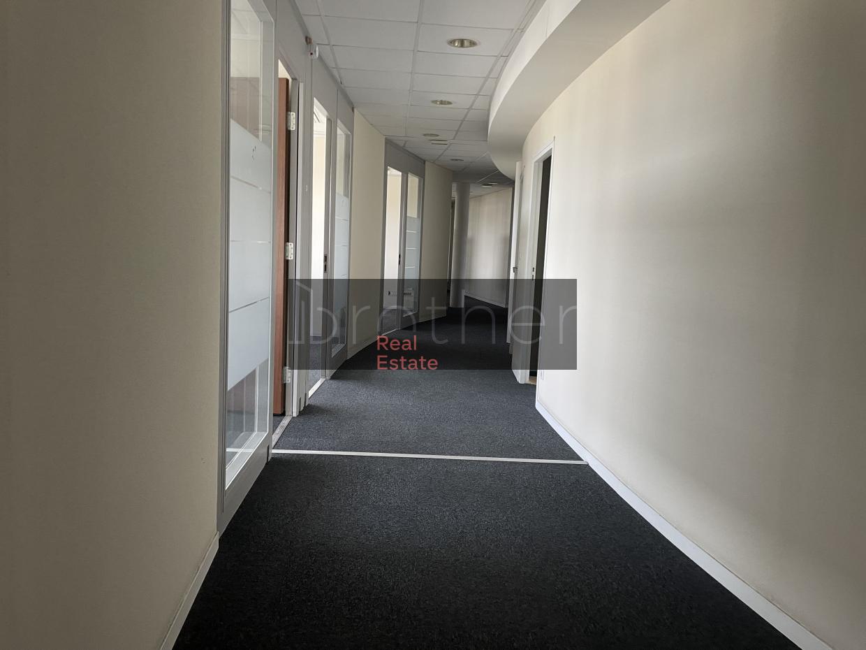 À louer Bureaux - Bordeaux 33300 - 1901m²