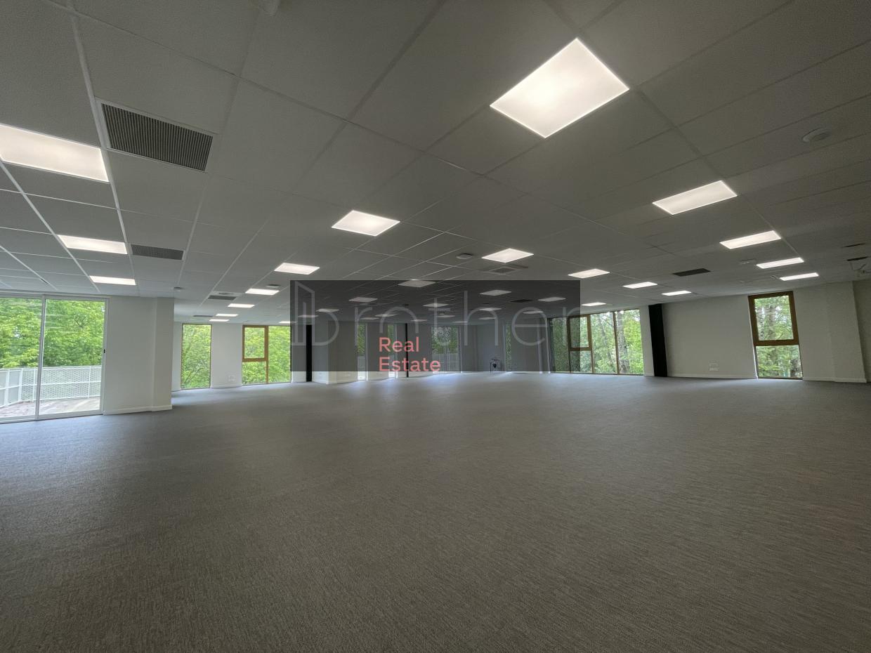 À louer Bureaux - Bruges 33520 - 289m²