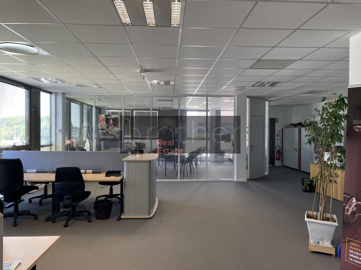 À louer Bureaux - Pessac 33600 - 450m²