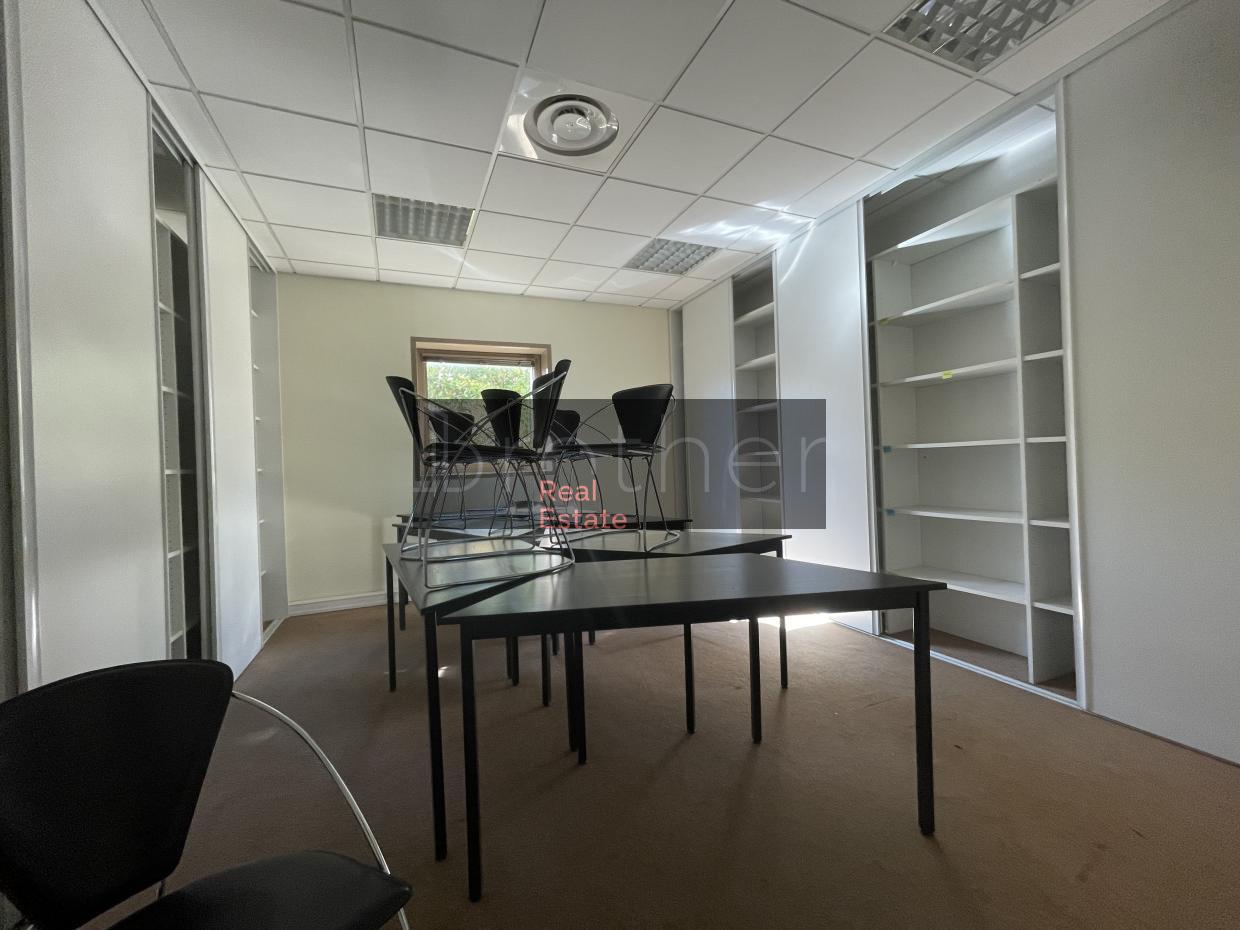 À louer Bureaux - Bruges 33520 - 395m²
