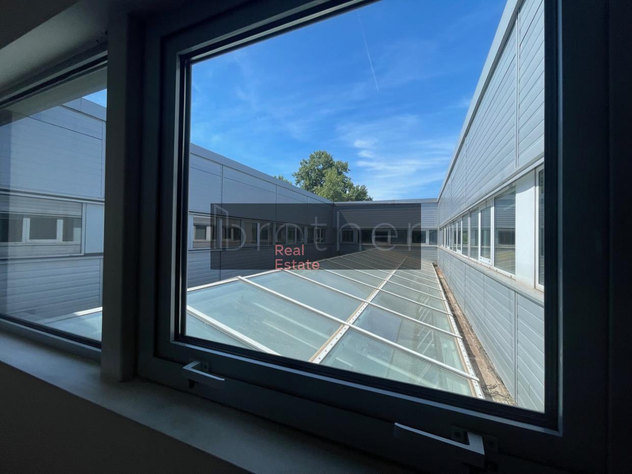 À louer Bureaux - Bordeaux 33300 - 800m²