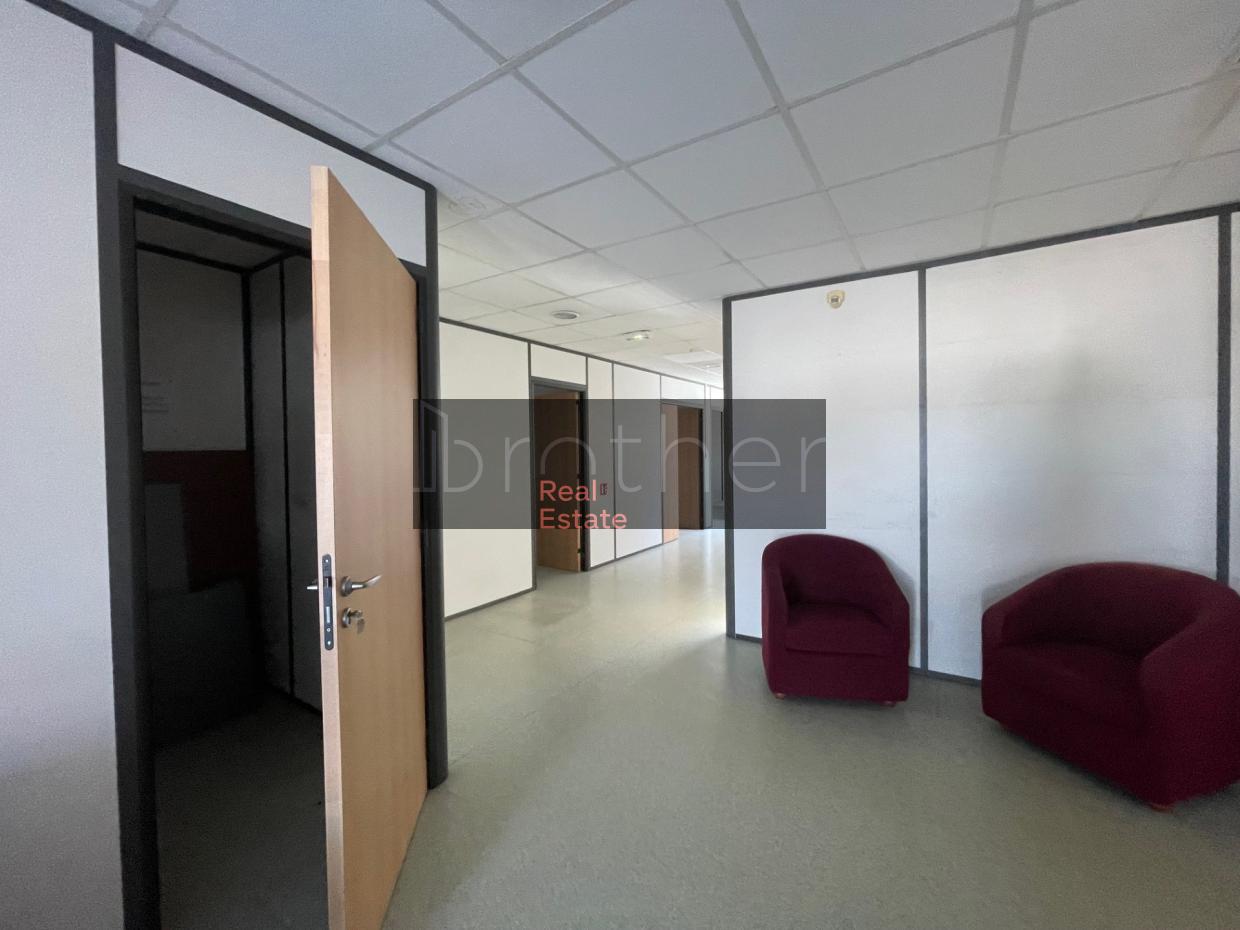 À louer Bureaux - Bordeaux 33300 - 800m²