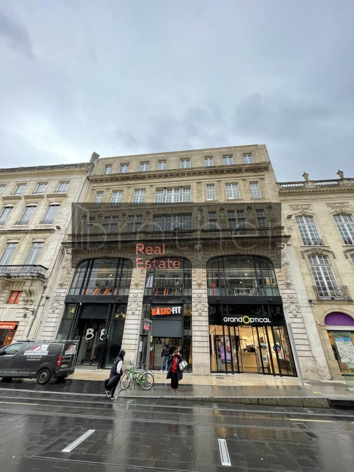 À louer Bureaux - Bordeaux 33000 - 223m²