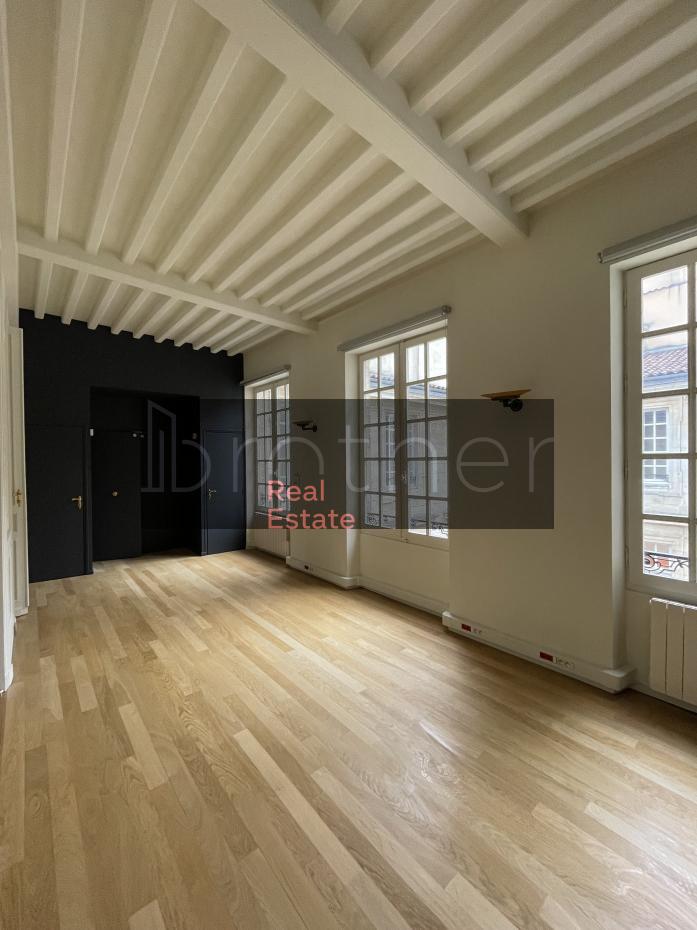 À louer Bureaux - Bordeaux 33000 - 223m²