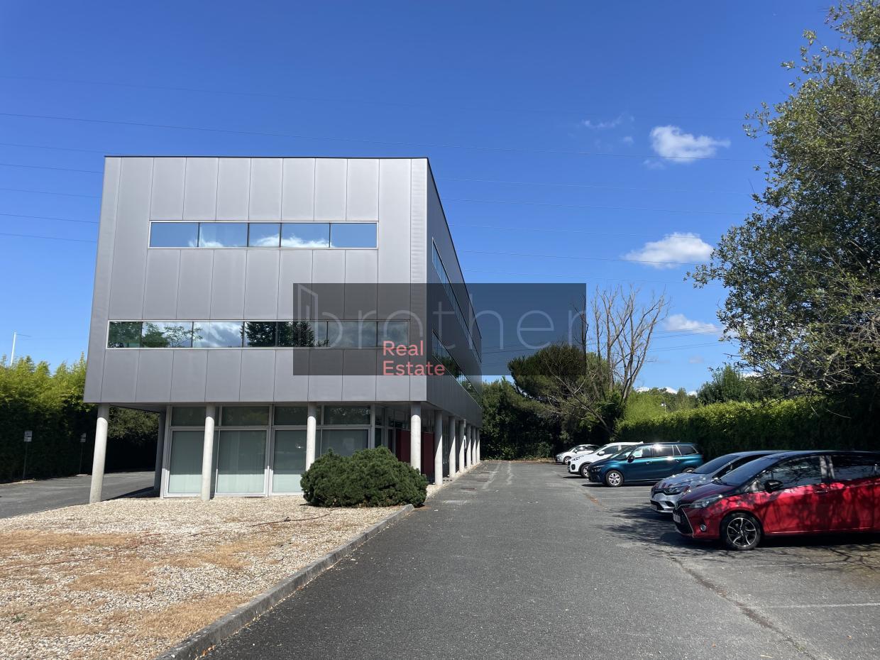À louer Bureaux - Floirac 33270 - 565.72m²