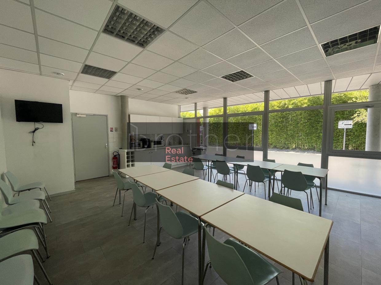 À louer Bureaux - Floirac 33270 - 565.72m²