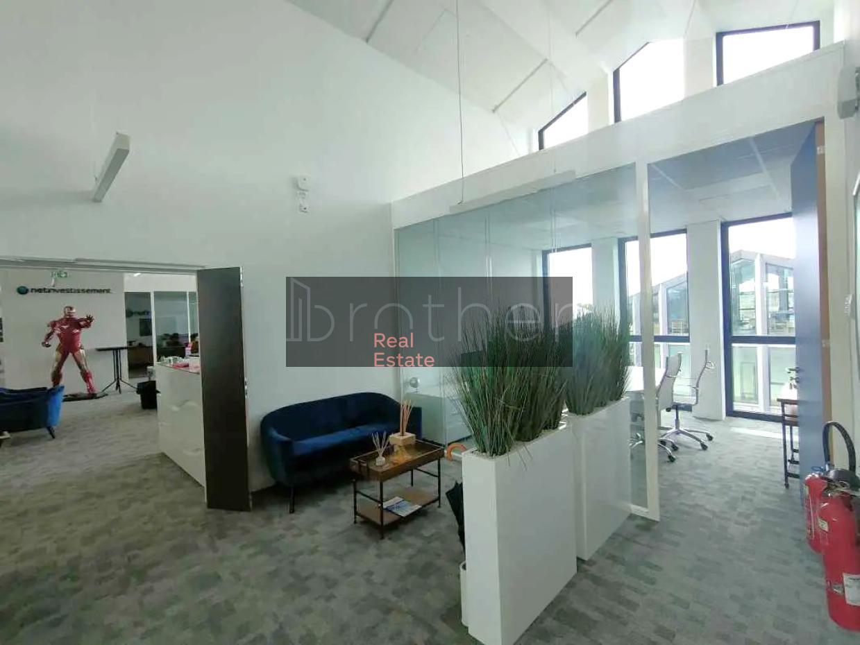 À louer Bureaux - Bordeaux 33300 - 643m²
