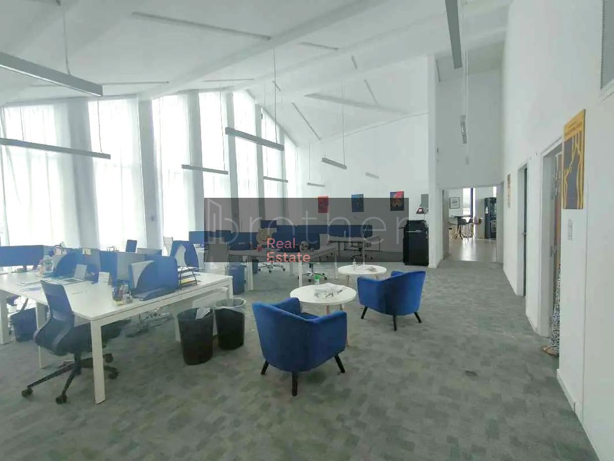 À louer Bureaux - Bordeaux 33300 - 643m²