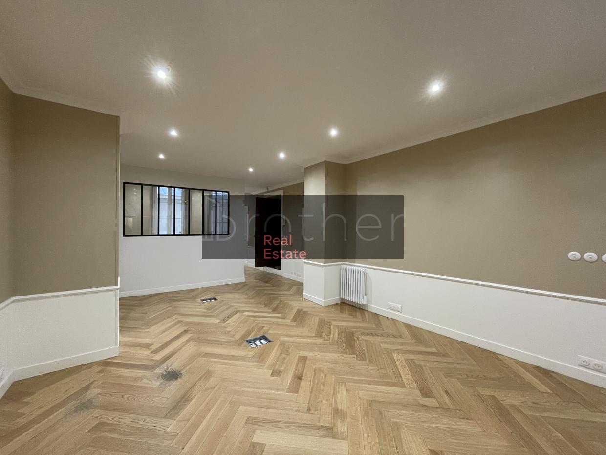 À louer Bureaux - Bordeaux 33000 - 110.08m²