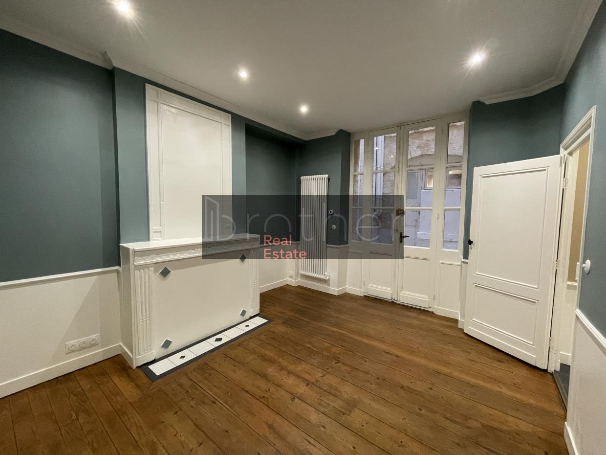 À louer Bureaux - Bordeaux 33000 - 110.08m²