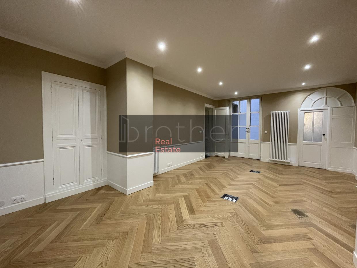 À louer Bureaux - Bordeaux 33000 - 110.08m²