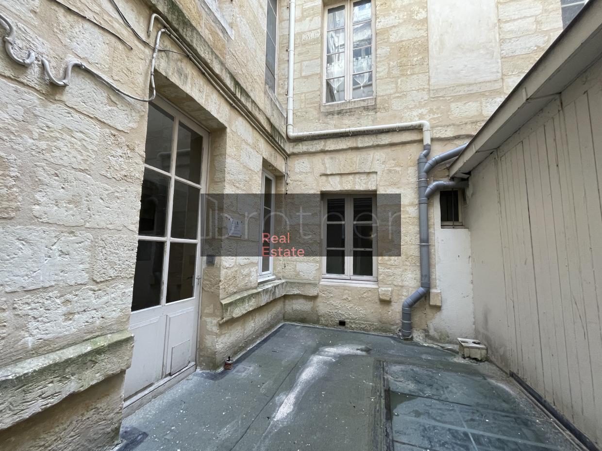 À louer Bureaux - Bordeaux 33000 - 110.08m²