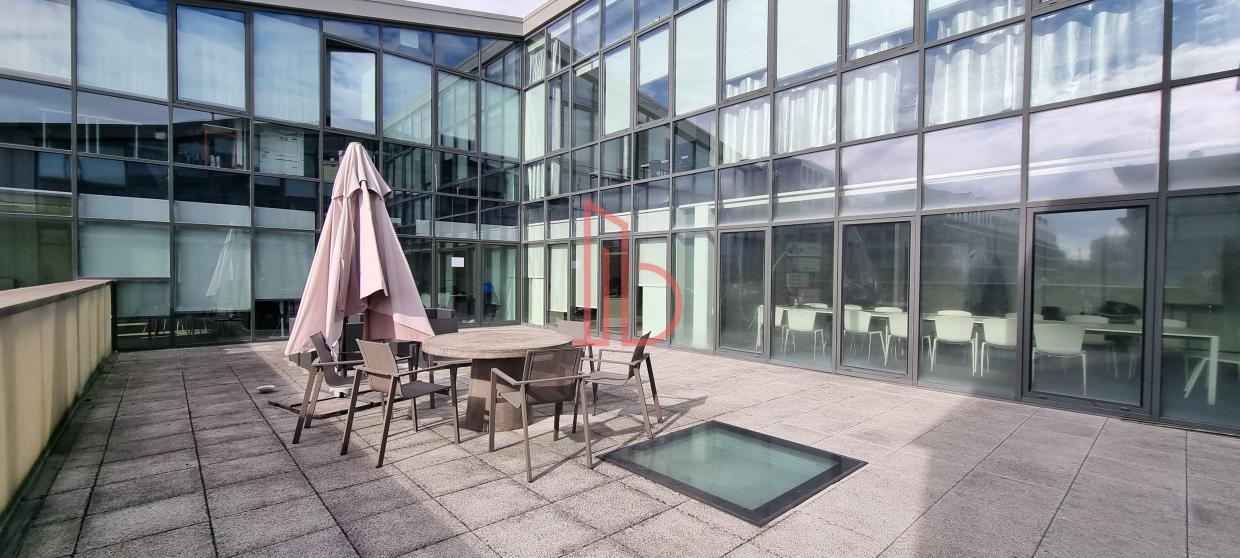 À louer Bureaux - Bordeaux 33300 - 477.28m²