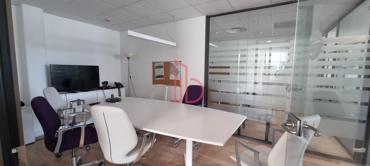 À louer Bureaux - Bordeaux 33300 - 477.28m²