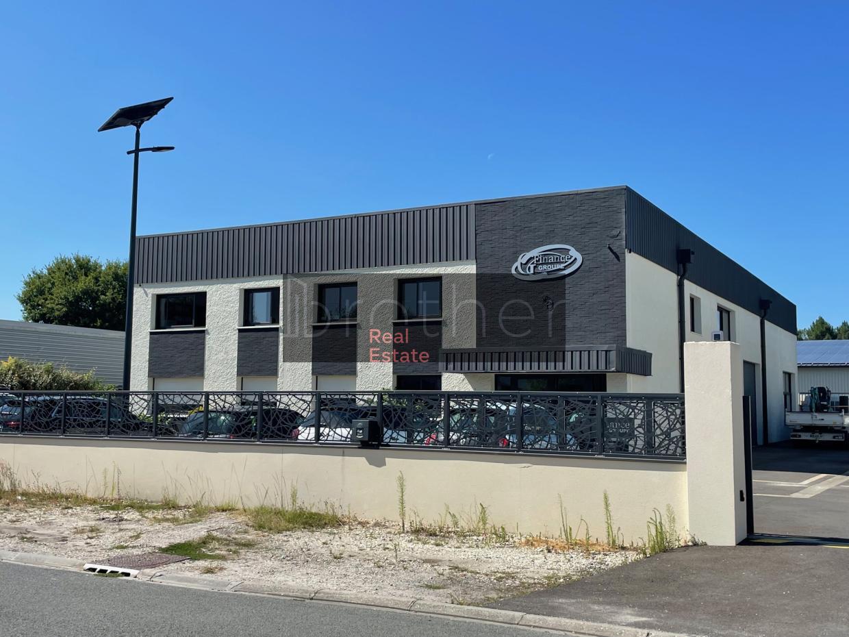 À louer Bureaux - Cestas 33610 - 794m²