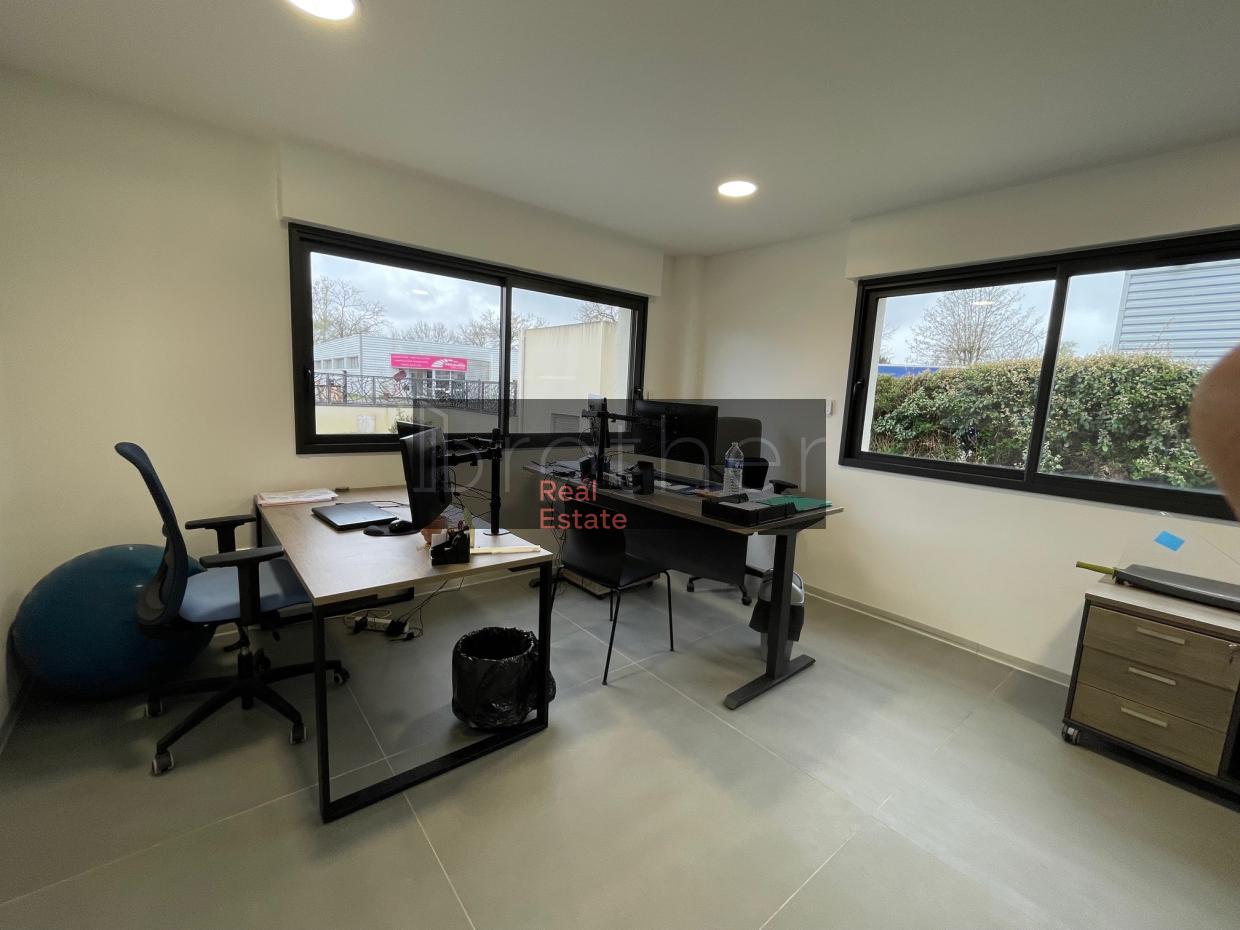 À louer Bureaux - Cestas 33610 - 794m²