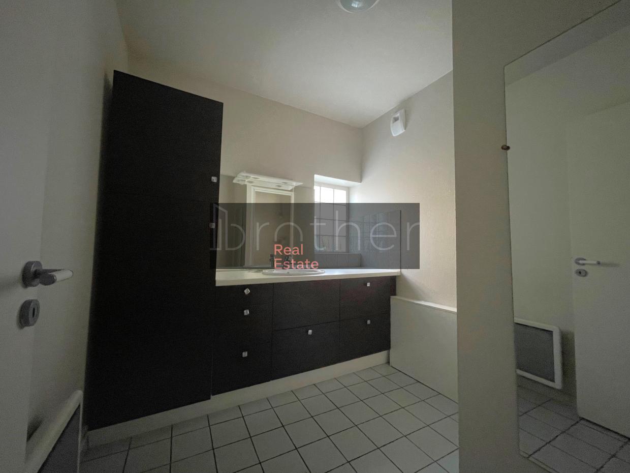 À louer Bureaux - Bordeaux 33200 - 115m²