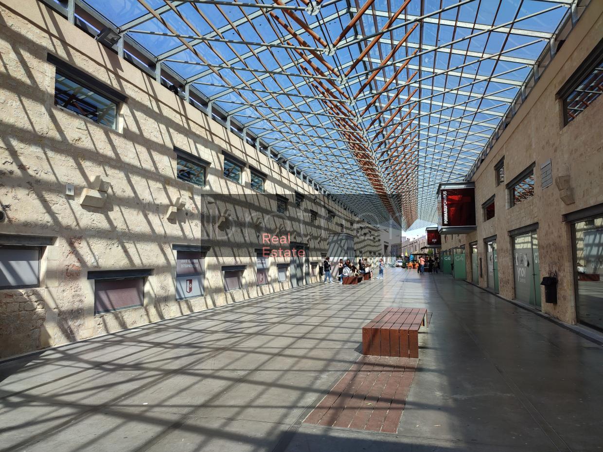 À louer Bureaux - Bordeaux 33300 - 987.75m²