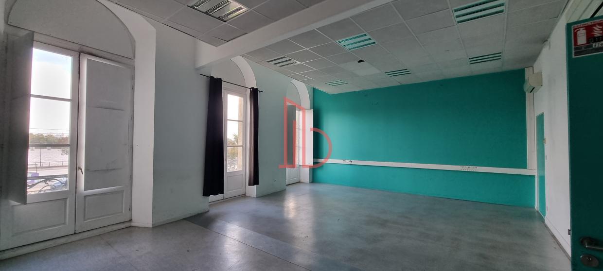 À louer Bureaux - Bordeaux 33300 - 987.75m²