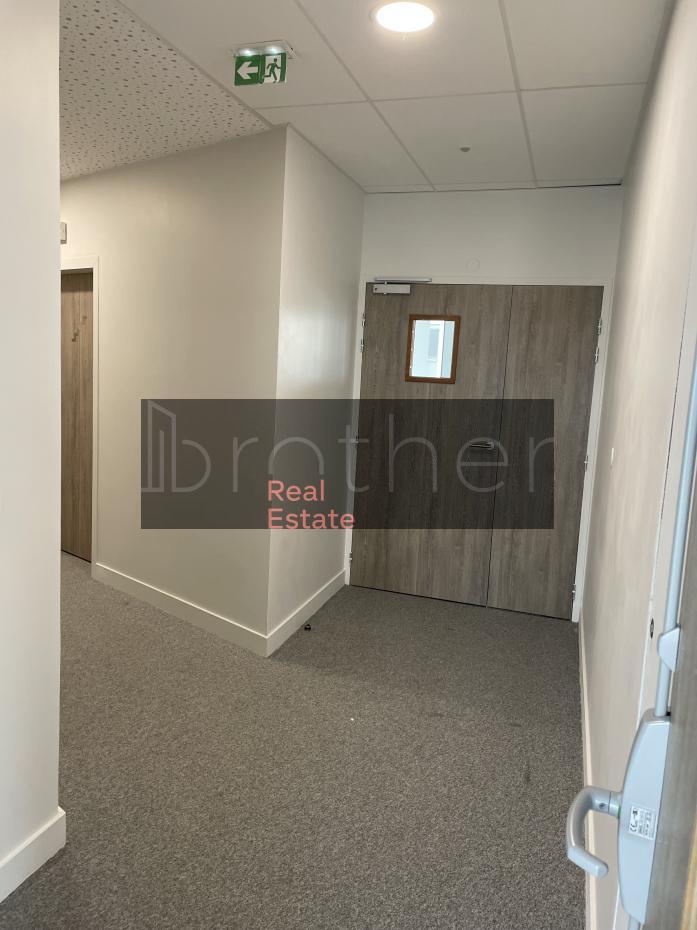 À louer Bureaux - Bordeaux 33800 - 460.29m²