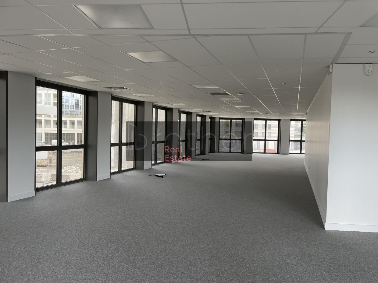 À louer Bureaux - Bordeaux 33800 - 460.29m²