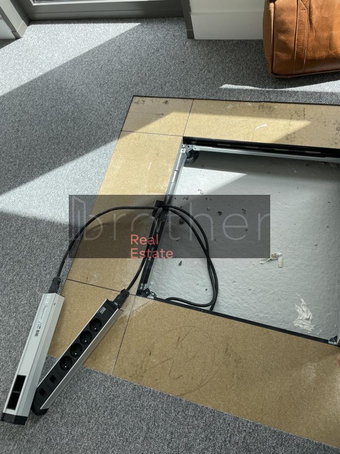 À louer Bureaux - Bordeaux 33800 - 460.29m²