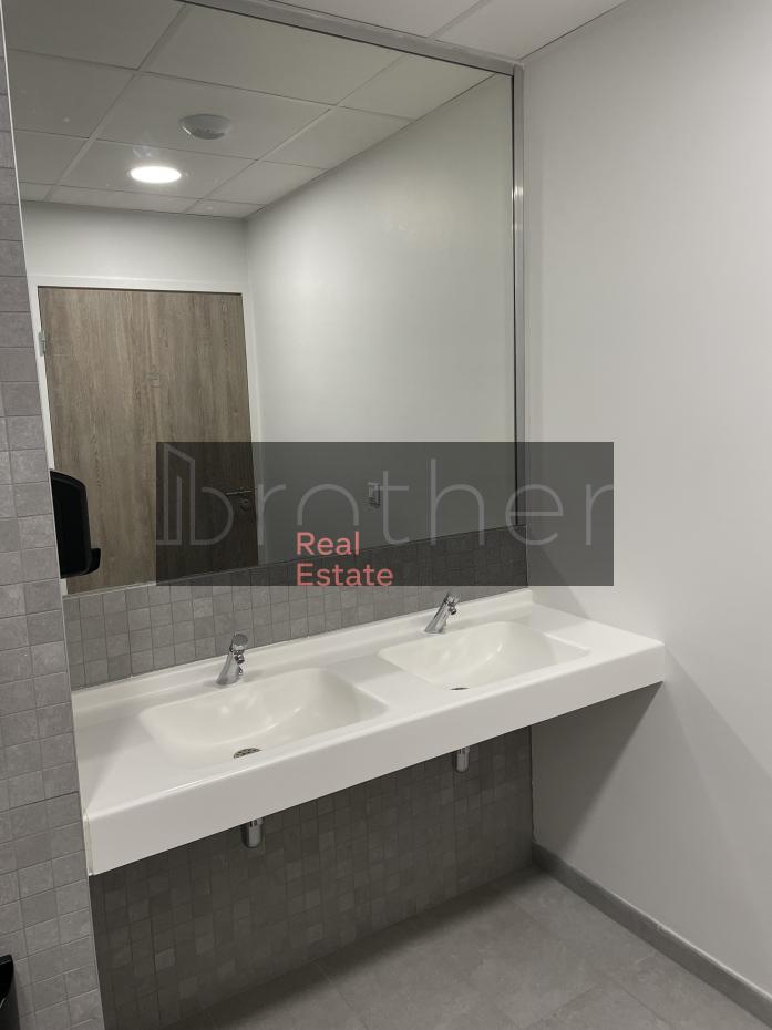 À louer Bureaux - Bordeaux 33800 - 460.29m²