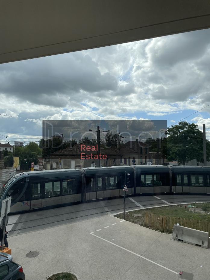 À louer Bureaux - Bordeaux 33800 - 460.29m²