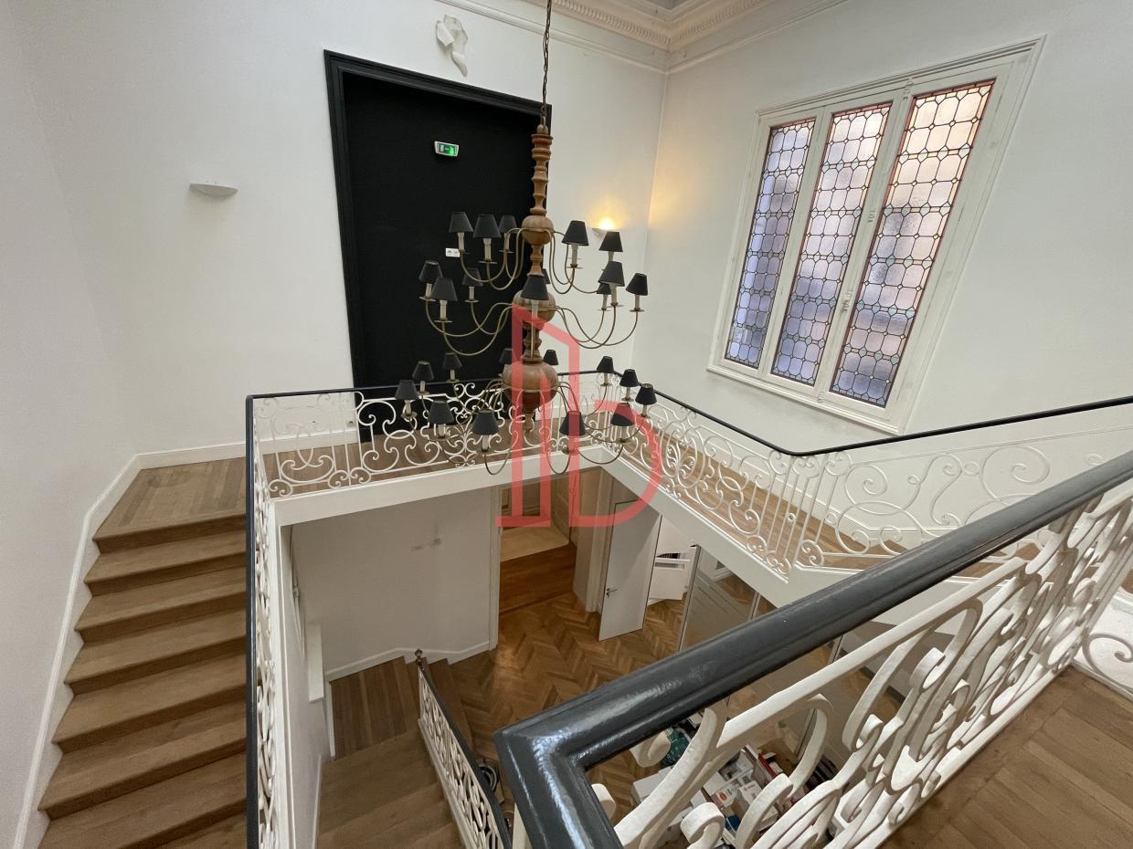 À louer Bureaux - Bordeaux 33000 - 313m²