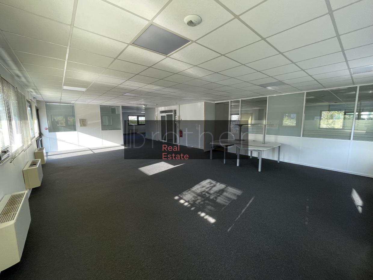 À louer Bureaux - Canéjan 33610 - 1017.63m²