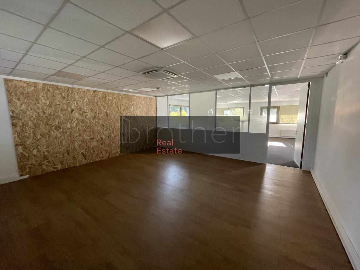À louer Bureaux - Canéjan 33610 - 1017.63m²