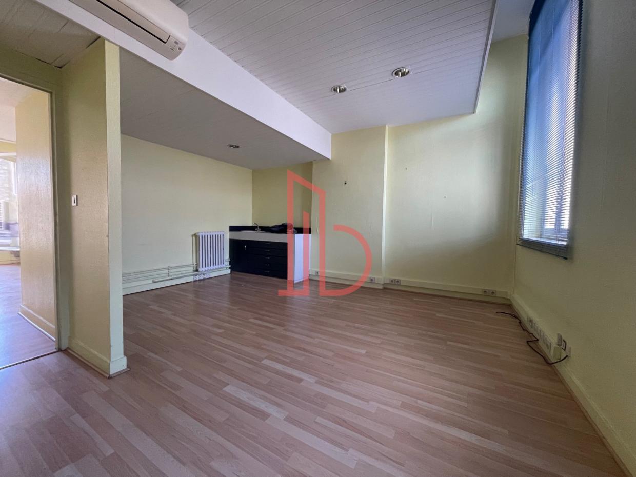 À louer Bureaux - Le Bouscat 33110 - 182m²