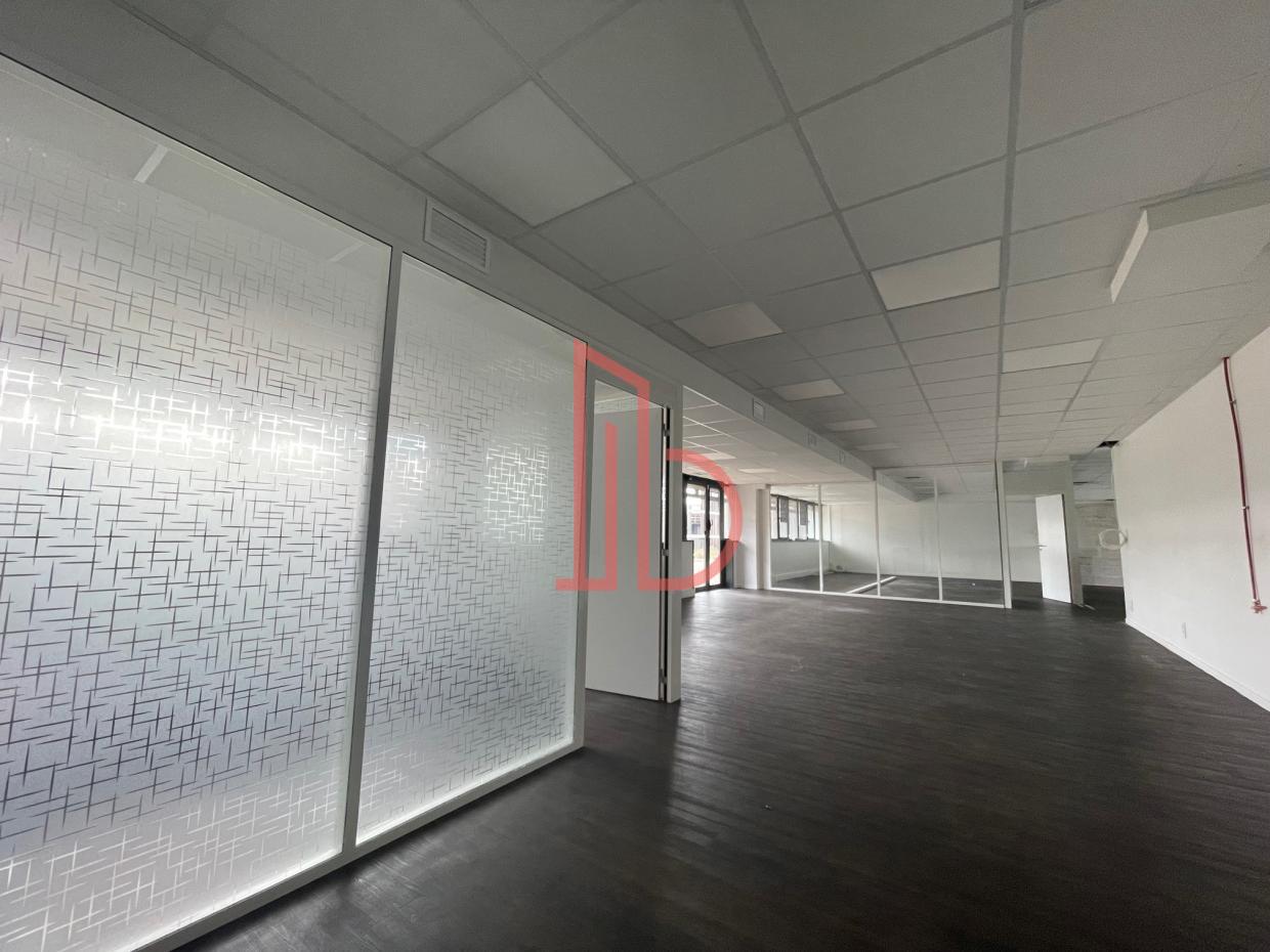 À louer Bureaux - Mérignac 33700 - 1058m²